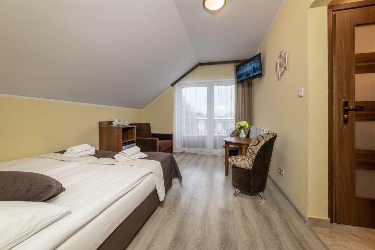 Dom Jastrzebia Z Basenem I Jacuzzi Apartment Jastrzebia Gora Exterior photo