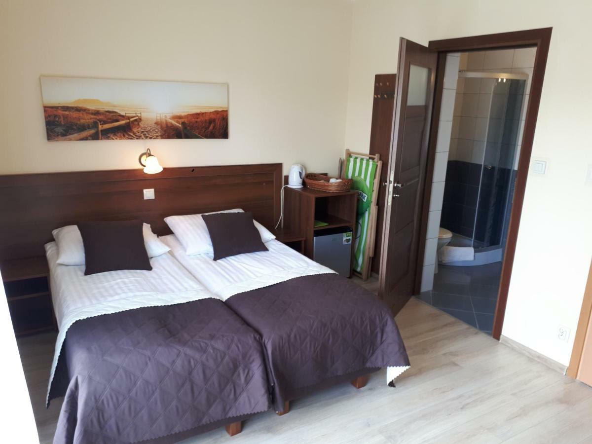 Dom Jastrzebia Z Basenem I Jacuzzi Apartment Jastrzebia Gora Exterior photo