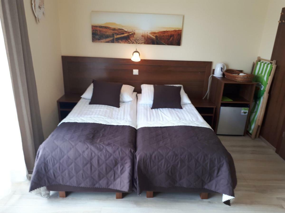 Dom Jastrzebia Z Basenem I Jacuzzi Apartment Jastrzebia Gora Exterior photo