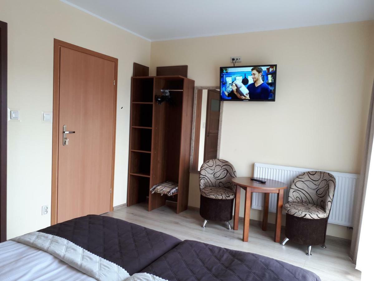 Dom Jastrzebia Z Basenem I Jacuzzi Apartment Jastrzebia Gora Exterior photo