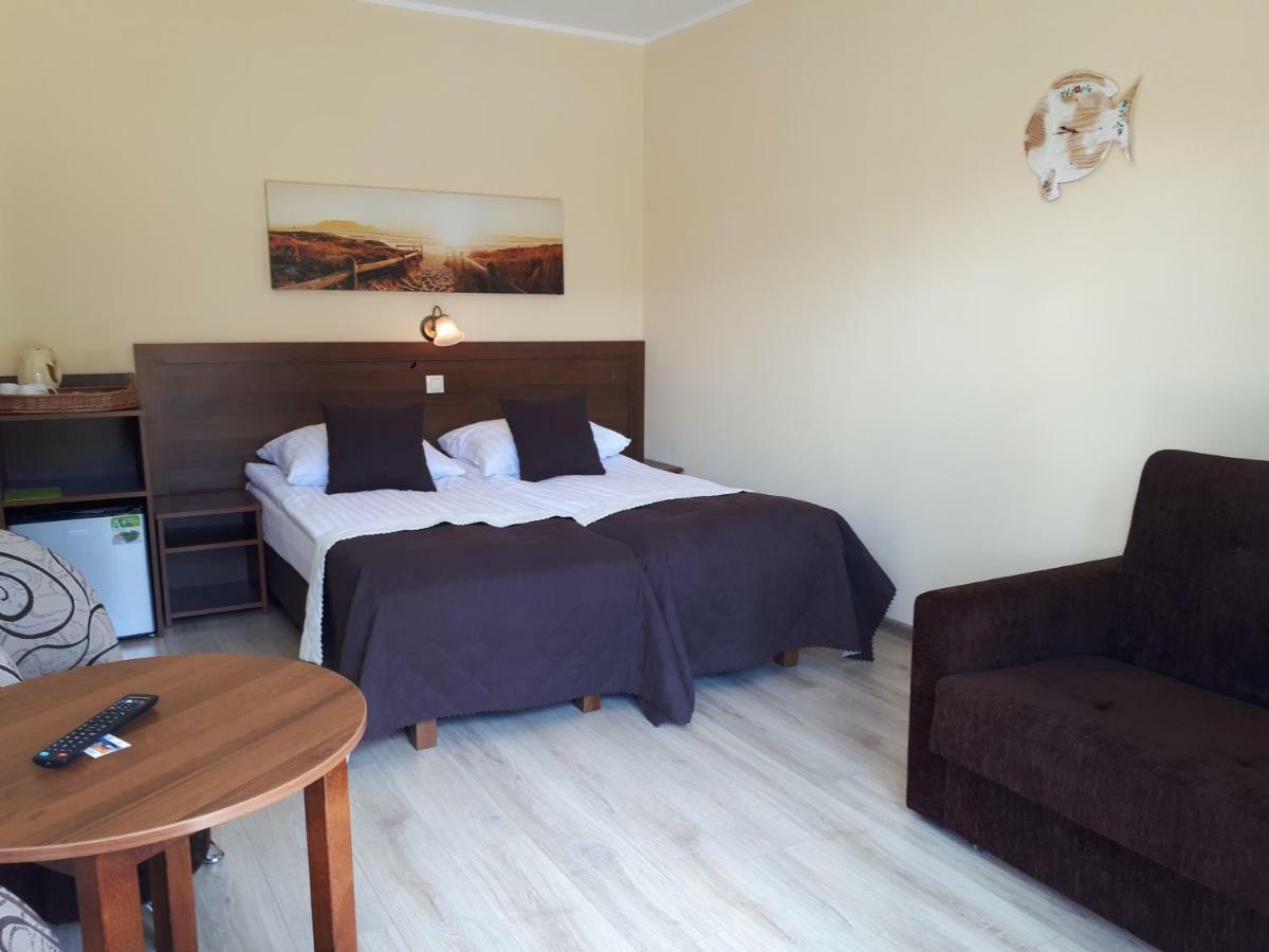Dom Jastrzebia Z Basenem I Jacuzzi Apartment Jastrzebia Gora Exterior photo