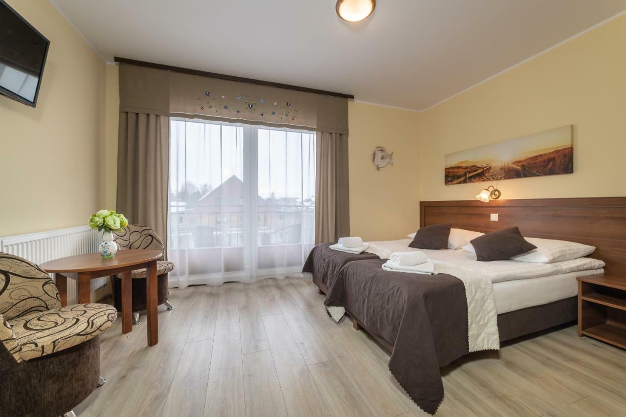 Dom Jastrzebia Z Basenem I Jacuzzi Apartment Jastrzebia Gora Exterior photo