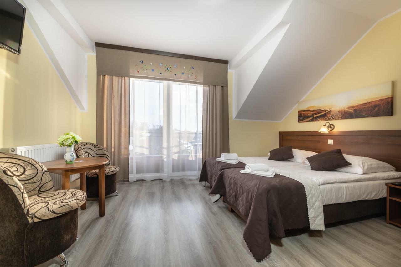 Dom Jastrzebia Z Basenem I Jacuzzi Apartment Jastrzebia Gora Exterior photo