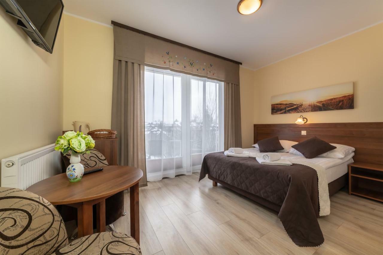 Dom Jastrzebia Z Basenem I Jacuzzi Apartment Jastrzebia Gora Exterior photo