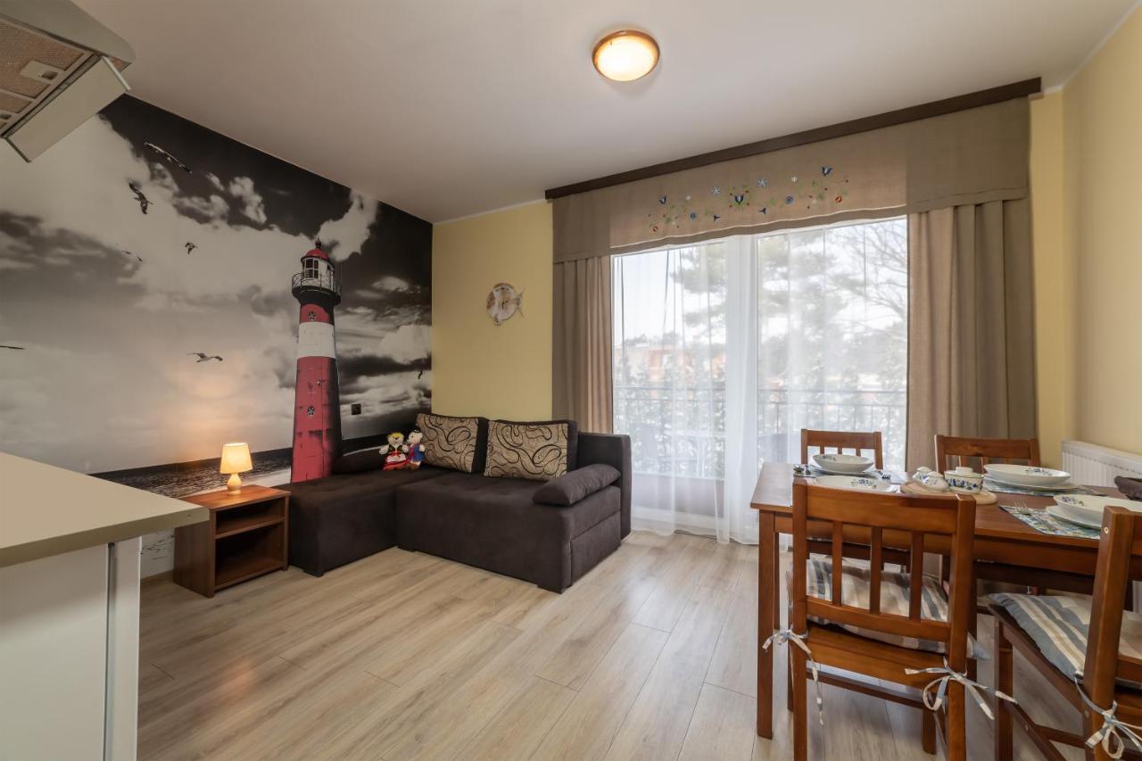 Dom Jastrzebia Z Basenem I Jacuzzi Apartment Jastrzebia Gora Exterior photo