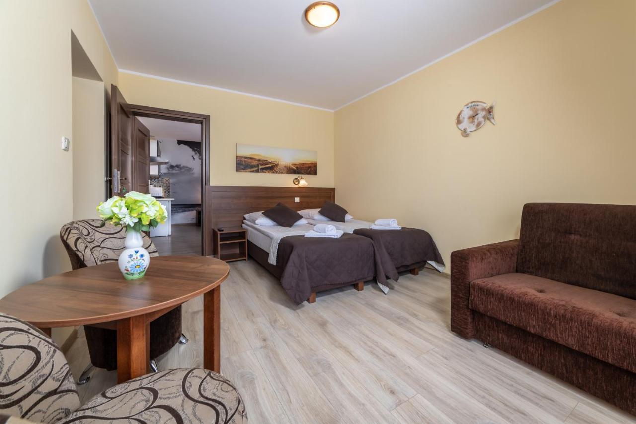 Dom Jastrzebia Z Basenem I Jacuzzi Apartment Jastrzebia Gora Exterior photo